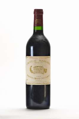 1 Flasche 1993 Chateau Margaux, Margaux, Premier Grand Cru Classe, ca. into neck, ca. 75 cl, selten im Angebot, unverkostet, Jean -Marc Quarin 90/100 ...