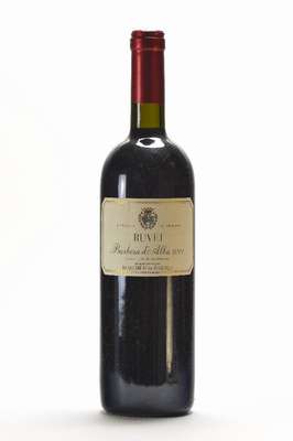 3 Flaschen 2001 Marchesi Di Barolo Ruvei Barbera d'Alba, je ca. 75 cl, je ca. 13,5 % Vol, je ca. into neck, selten im Angebot, unverkostet, Wine ...