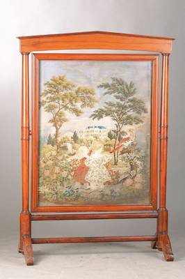 Paravent, süddeutsch, um 1815/20, Kirschbaumfurnier auf Weichholzkorpus, l. gestauchte Vollsäulen mit Spitzgiebel, auf Gehrung gearbeiteter Rahmen ...