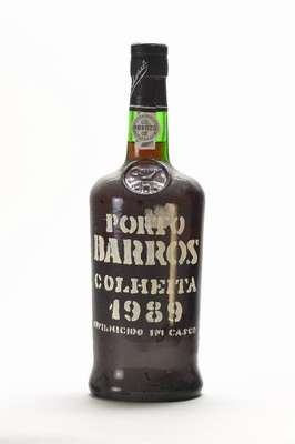 2 Flaschen 1989 Porto Barros Colheita, je ca. 75 cl, je ca. 20,5 Vol., unverkostet, je ca. into neck, selten im Angebot, Produced by Barros Almeida & ...