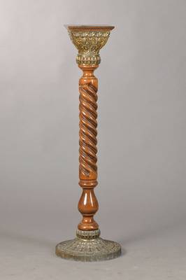 Blumensäule, um 1910, gedrehter Buchenschaft , Basis und Kapitell aus Bronze, Abakusplattelose aufgelegt, H. ca. 102 cm