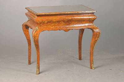 Beistelltisch, Holland, um 1780/90, Rosenholz hochwertig eingelegt und parkettiert, Platte mit Intarsienarbeit unter sek. Glasplatte, Wulstprofil, 4 ...