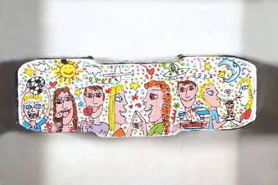 James Rizzi, 1950-2011, Brikett, Kohle für Kohle, Farbserigraphie auf farblos glasiertem Brikett, krakeliert durch Druckprinzip, lim. auf 350 ...
