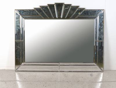 Wandspiegel, 1970er/1980er Jahre, im Stil des Art Deco, facettiert, Messingmontur, ca. 109x139cm