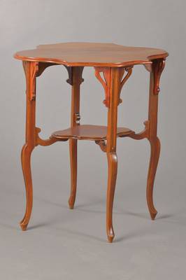 Beistelltischchen, deutsch, Jugendstil, um 1900, Mahagoni massiv, allseitig geschweift, sehr stilisiert, untere Etage, wenige Gebr.-Sp., ca. 74x67x54 ...