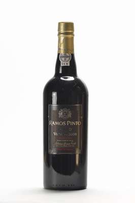 4 Flaschen 2000 Adrian Ramos Pinto Vintage Port, je ca. 20 % Vol., je ca. 75 cl, Füllstände: je ca. into neck, unverkostet, selten im Angebot, ...