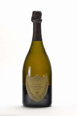 6 Flaschen 1995 Moet et Chandon Dom Perignon , Brut, je ca. 12,5 % Vol, je ca. 75 cl, unverkostet, Etiketten teilw. l. besch., selten im Angebot, ...