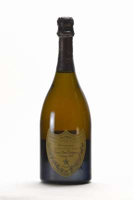 5 Flaschen Moet et Chandon Dom Perignon, Brut, Jahrgänge: 2x 1996, 1x 1985, 2x 1990, je ca. 75 cl, unverkostet, selten im Angebot, 1x 1990 in ...