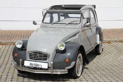 Citroén 2 CV Dolly Limousine, Fahrgestellnummer VF7AZKA0080KA4330, EZ 21.10.1981, 3. Hand, Laufleistung 22.000 km abgelesen, HU fällig, H-Zulassung ...