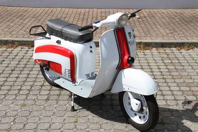 Capri 50 Motorroller, Fahrgestellnummer BD00509, EZ 1968, ca. 2. Hand, Laufleistung 7.235 km abgelesen, 1.4 kW/ 1.9 PS, 1- Zylinder 2Takt, 4-Gang ...