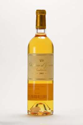 3 Flaschen 2003 Chateau d'Yquem, Sauternes, je ca. 75 cl, je ca. 14 % Vol., unverkostet, selten im Angebot, Füllstände: je ca. into neck, 1 ...
