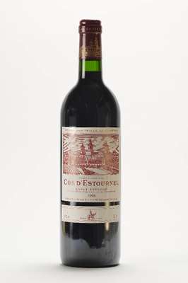 2 Flaschen 1996 Chateau Cos D'Estournel, Saint Estephe, Grand Cru Classe, unverkostet, ca. 13 % Vol., je ca. 75 cl, Füllstände: ca. into neck, ...