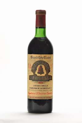 4 Flaschen Chateau L'Angelus, Saint Emilion,Grand Cru Classe, Jahrgänge: 1x 1966, 2x 1970,1x 1974, je ca. 73 cl, Füllstände: ca . top ...