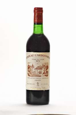 9 Flaschen 1976 Chateau Carbonnieux, Graves, Grand Cru Classe, je ca. 75 cl, Füllstände: ca. top shoulder, unverkostet, in der Originalholzkiste, ...