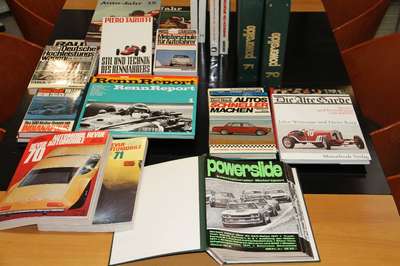 Interessante Automobilbücher aus den 1960er - 1970er Jahren, Mehrere Autojahrbücher, Automobil Revue und heute sehr seltene ...