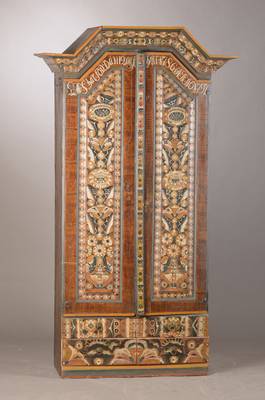 Schmaler Bauernschrank, wohl Süd-Schweden, spätes 18.Jh., Weichholz polychrom gefaßt, 2-türig, 4 Sockelschübe, 2 davon durch die Tür ...