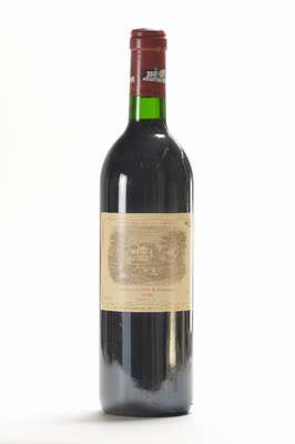 1 Flasche 1990 Chateau Lafite Rothschild, Pauillac, ca. 75 cl, 12,5 % Vol., Füllstand: ca. into neck, unverkostet, Etikett l. beschmutzt, absolute ...