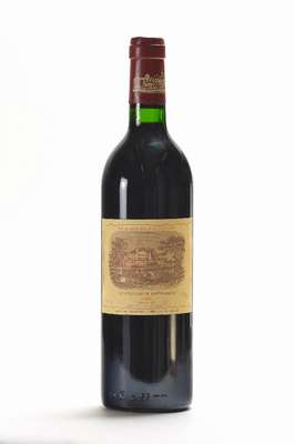 1 Flasche 1986 Chateau Lafite Rothschild, Pauillac, ca. 75 cl, 12,5% Vol., Füllstand: ca. into neck, unverkostet, 100 Parker Punkte, absolute ...