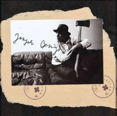 Joseph Beuys,1921-1986, s/w Fotografie, handsigniert, zwei Hauptstrom-Stempel, ca. 24x24 cm, unter Glas gerahmt,