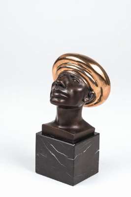 Rudolf Hausner, 1941-1995, Bronzeskulptur, Adam wohlbehütet, Bronzekopf mit Gold patinierter Haube auf Marmorsockel, 19x10x9 cm, signiert und ...