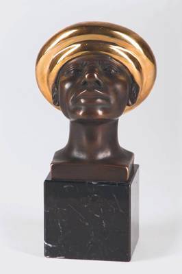 Rudolph Hausner, 1941-1995, Bronzeskulptur, Adam wohlbehütet, Bronzekopf mit gold patinierter Haube auf Marmorsockel, 19x10x9 cm, sign., num. ...