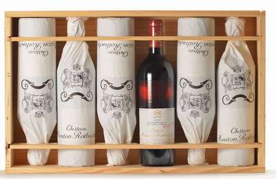 6 Flaschen 2009 Chateau Mouton Rothschild, Pauillac, Künstleretikett: Anish Kapoor, je ca. 75 cl, Füllstände: je ca. into neck, in der ...