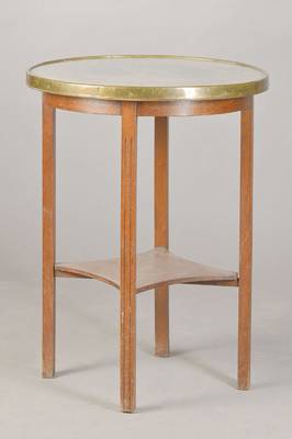 Beistelltischchen mit Intarsienarbeit, um 1900, Eichegestell, runde Platte unter Glas mit szenehafter Intarsienarbeit, Darstellung: Tänzerin und ...