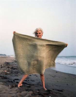 George Barris, geb. 1925, Farbfotografie auf Fotopapier, Marilyn Monroe, One West Publishing, rückseitig nummeriert 161/200, Blattgr. ca. 51x40,5 ...