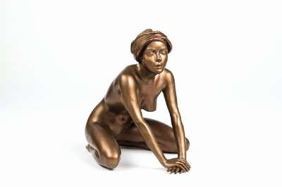 Arno Breker, 1900-1991, Mädchen mit Kopftuch, Bronzeskulptur, signiert und nummeriert 129/499, Gießerstempel Venturi Arte, mit signiertem ...