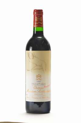 2 Flaschen 1993 Chateau Mouton Rothschild, Künstleretikett: Balthus, je ca. 75 cl, Füllstände: je ca. into neck, sehr guter Erhaltungszustand, ...