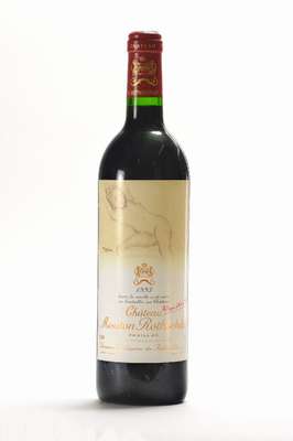 2 Flaschen 1993 Chateau Mouton Rothschild, Künstleretikett: Balthus, Füllstände: je ca. into neck, ca. 75 cl, 12,5 % Vol., unverkostet, selten im ...