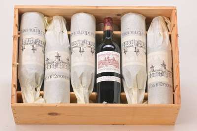 12 Flaschen 1998 Chateau Cos D'Estournel, Saint-Estephe, je ca. 75 cl, selten im Angebot, sammelwürdig, sehr guter Erhaltungszustand, ...