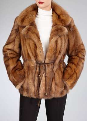 Zobeljacke, Gr. ca. 36/38, Tunnelzug, Reverskragen mit Zierknopf, Rückenl. ca. 67 cm