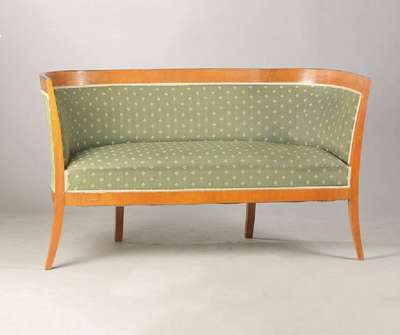 Salonbank, deutsch, um 1900, Kirschbaum massiv u. furniert, ca. 84x145x63 cm, l. Alterssp.