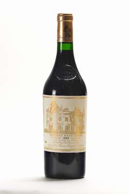 1 Flasche 1986 Chateau Haut Brion, Pessac -Leognan, Premier Grand Cru Classe, 12,5 % Vol., ca. 75 cl, Abstand zwischen Kapsel und Wein: ca. 1,5 cm, ...