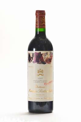 1 Flasche 1992 Chateau Mouton Rothschild, Pauillac, Premier Cru Classe, Künstleretikett:Kirkeby, Füllstand: ca. into neck, unverkostet, selten im ...