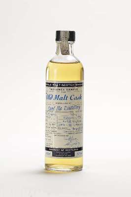 1 Flasche Old Malt Cask Caol Ila single Malt Whisky, Advance Sample, 10 Jahre im Fass gereift, 1996 destilliert, 2006 in die Flasche abgefüllt, ca. ...