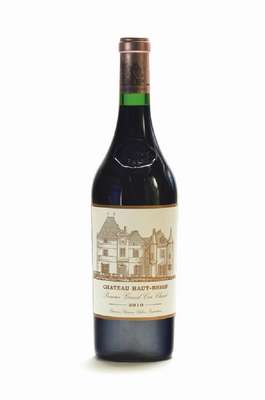 1 Flasche 2010 Chateau Haut Brion, Pessac -Leognan, Premier Grand Cru Classe, 15 % Vol.,75 cl, Abstand zwischen Kapsel und Wein: ca. 1,2 cm, ...