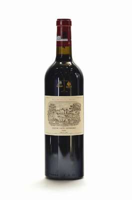 6 Flaschen 2005 Chateau Lafite Rothschild, Pauillac, Füllstände: je ca. into neck, je ca.75 cl, 13 % Vol., unverkostet, in der Originalholzkiste, ...