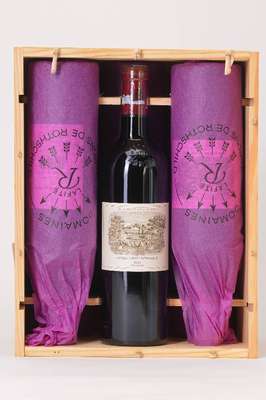 6 Flaschen 2007 Chateau Lafite Rothschild, Pauillac, je ca. 75 cl, 12,5 % Vol, Füllstände: je ca. into neck, unverkostet, in der Originalholzkiste, ...
