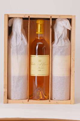 6 Flaschen 2007 Chatau d`Yquem, Sauternes, je ca. 75 cl, 14 % Vol., Füllstände: je ca. into neck, unverkostet, in der Originalholzkiste, in dieser ...