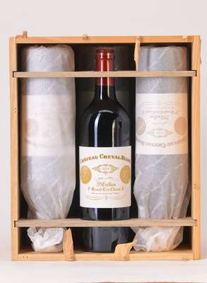 6 Flaschen 2005 Chateau Cheval Blanc, Saint -Emilion, Premier Grand Cru Classe, 14 % Vol.,je ca. 75 cl, Füllstände: je ca. into neck, unverkostet, ...