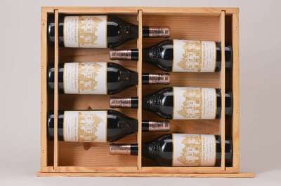6 Flaschen 2005 Chateau Haut-Brion, Pessac-Leognan, Premier Grand Cru Classe, je ca. 75 cl, 14 % Vol., Abstände zwischen Wein und Kapsel: je ca. 1,3 ...