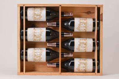 6 Flaschen 2004 Chateau Haut Brion, Pessac Leognan, Premier Grand Cru Classe, je ca. 75 cl, 13 % Vol, Abstände zwischen Kapseln und Wein: je ca. 1,3 ...
