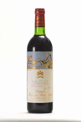 2 Flaschen 1981 Chateau Mouton Rothschild, Pauillac, Künstleretikett: Arman, je ca. 75 cl, Füllstände: je ca. top shoulder, unverkostet, selten im ...