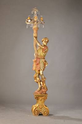 Stehlampe, im Venezianischen Stil, 20. Jh., Holz, gefaßt, Lampenaufsatz verändert, H. 200cm, l. Gebr.spuren