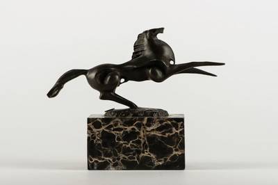 unbekannten Künstler, Bronzeskulptur, abstrakte Pferdedarstellung auf Granitsockel, Siegel: l´art bronze, France, Figur H. ca. 12cm, Sockel H. 7cm