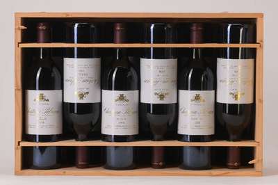 12 Flaschen 1994 Chateau Pibran, Pauillac, Cru Bourgeois, je ca. 75 cl, Füllstand: je ca.into neck, unverkostet, in der Originalholzkiste