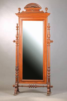 Standspiegel, sog. Psyche, deutsch, um 1880, Garderobenspiegel, Nussbaum massiv u. furniert, großer Spiegel in stiltypischer Ornamentik der ...