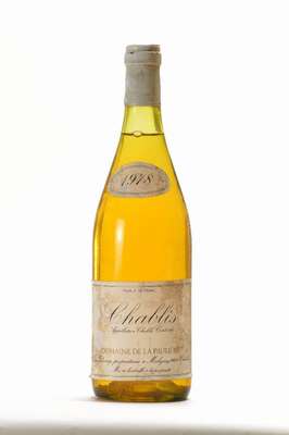 3 Flaschen 1978 Chablis Domaine de La Pauliere, je ca. 73 cl, Abstand zwischen Kapseln undWein: je ca. 2-2,5 cm, unverkostet, Etiketten und Kapseln ...